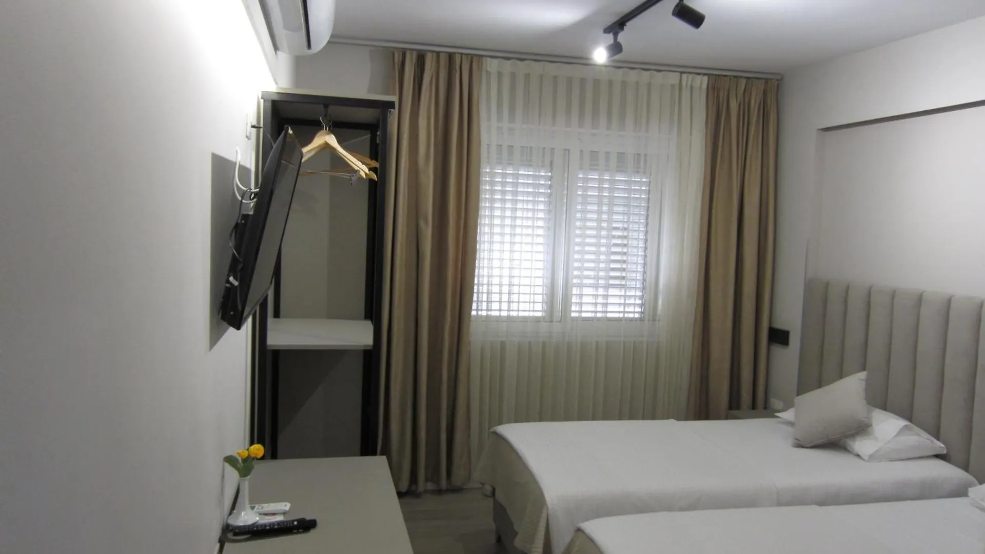 Freddy'S Hotel Tirana 3*,  Albania