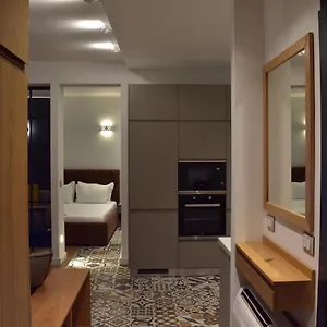  Apartment Tam Serviced Mozart Center