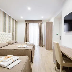 Cheri Luxury , Roma Itália