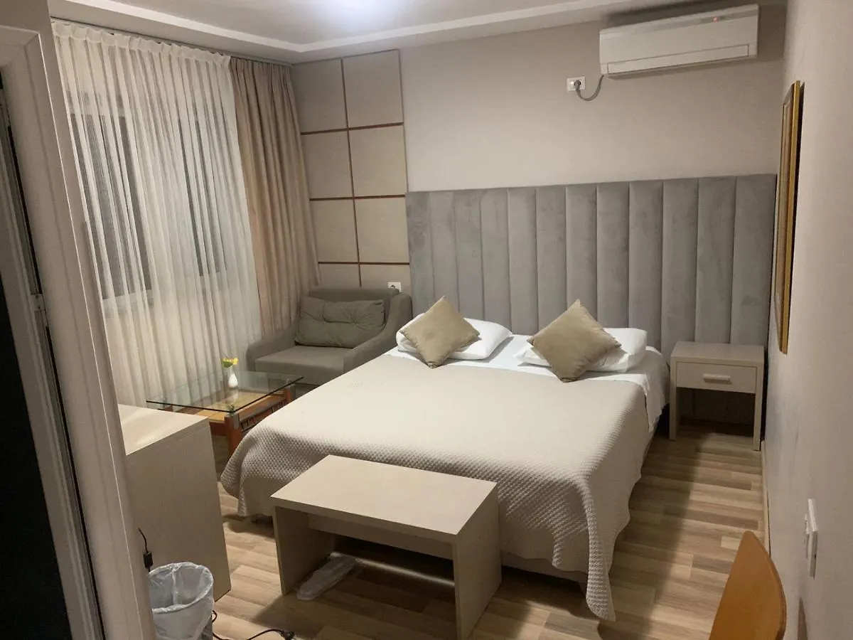 Freddy'S Hotel Tirana