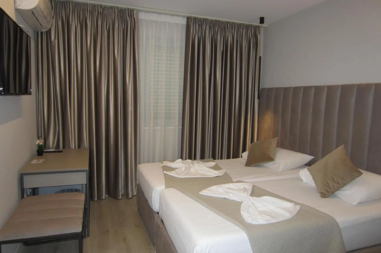 Freddy'S Hotel Tirana