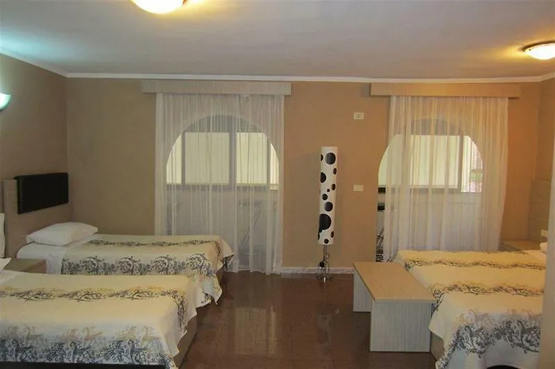Freddy'S Hotel Tirana